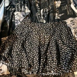 High waisted skirt w/built in shorts